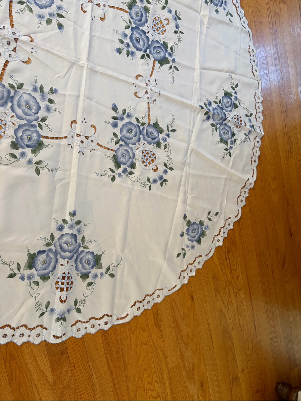 Blue Floral Embroidered Round Tablecloth - Unbranded, 68" diameter - Picture 10 of 13